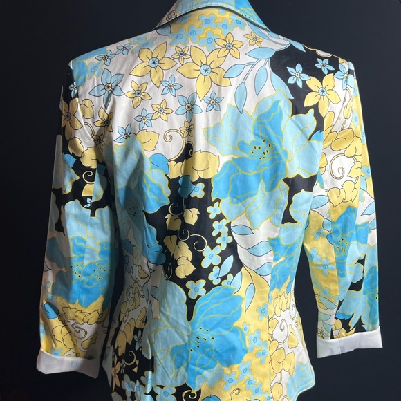 Aldo Trevi colorful blazer. Size 8. Great condition. - Picture 3 of 4